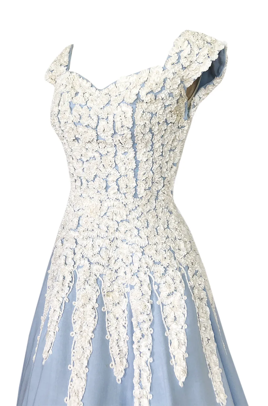 1950s Unlabeled Pale Baby Blue Dress w Ivory Crinkle Ribbon Applique