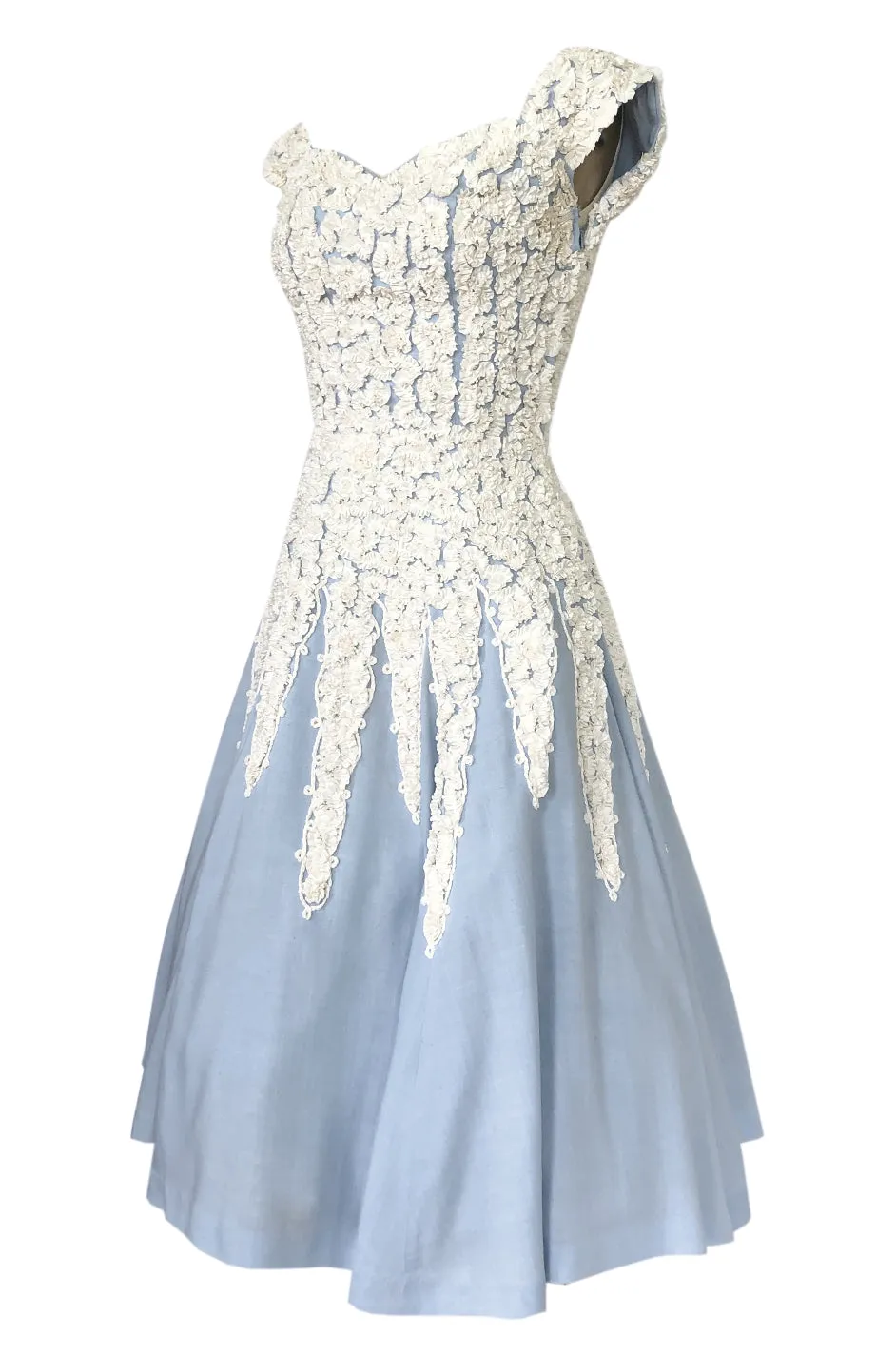 1950s Unlabeled Pale Baby Blue Dress w Ivory Crinkle Ribbon Applique