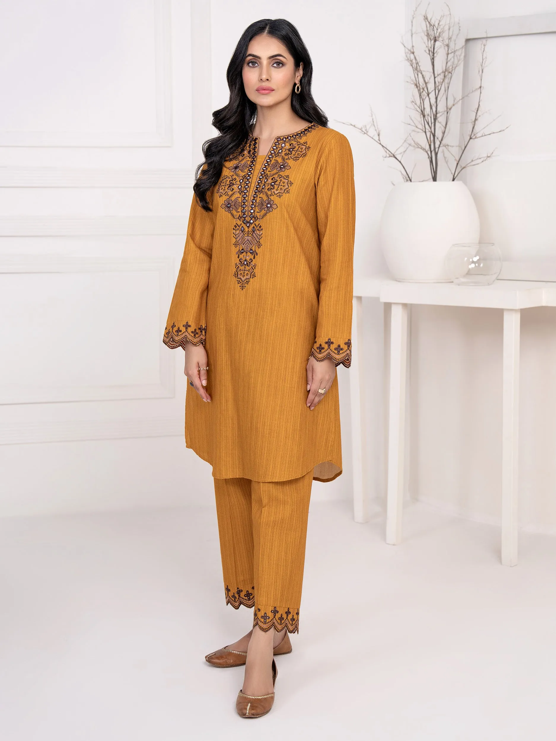 2 Piece Khaddar Suit-Embroidered (Unstitched)