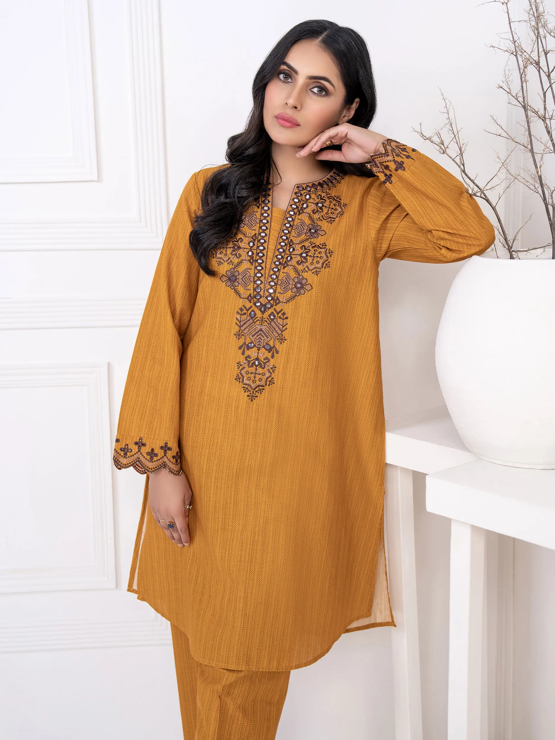 2 Piece Khaddar Suit-Embroidered (Unstitched)