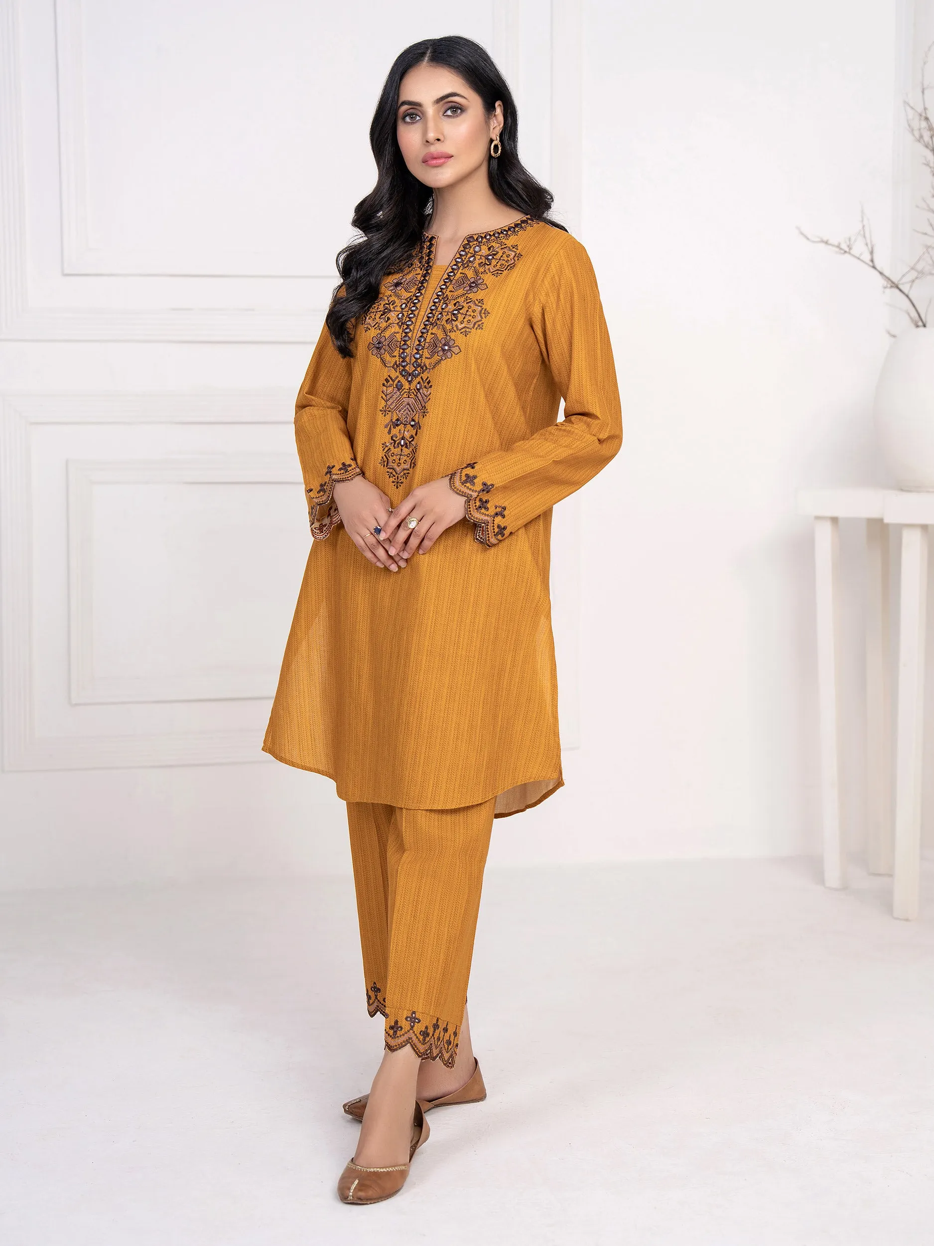 2 Piece Khaddar Suit-Embroidered (Unstitched)