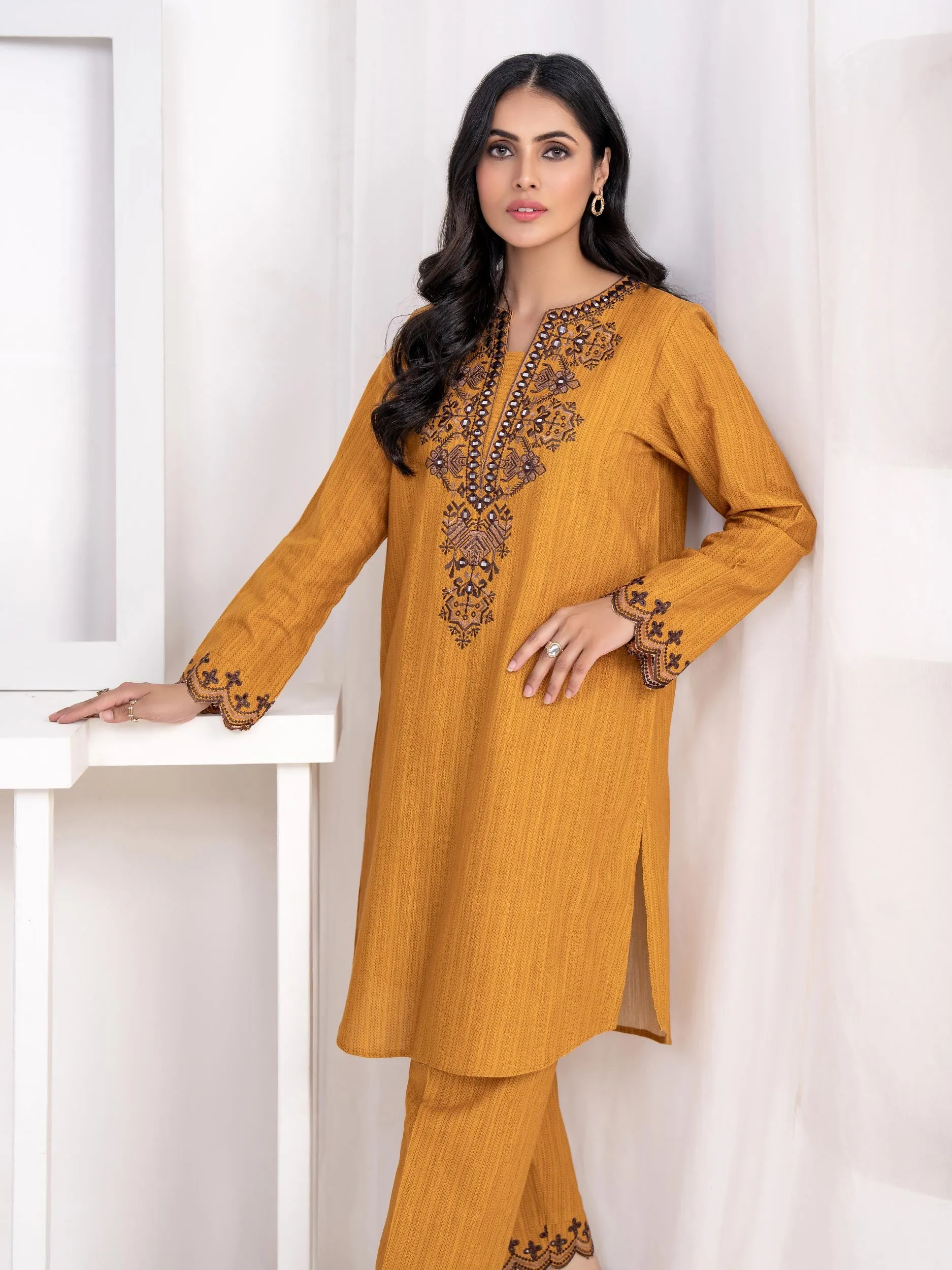 2 Piece Khaddar Suit-Embroidered (Unstitched)