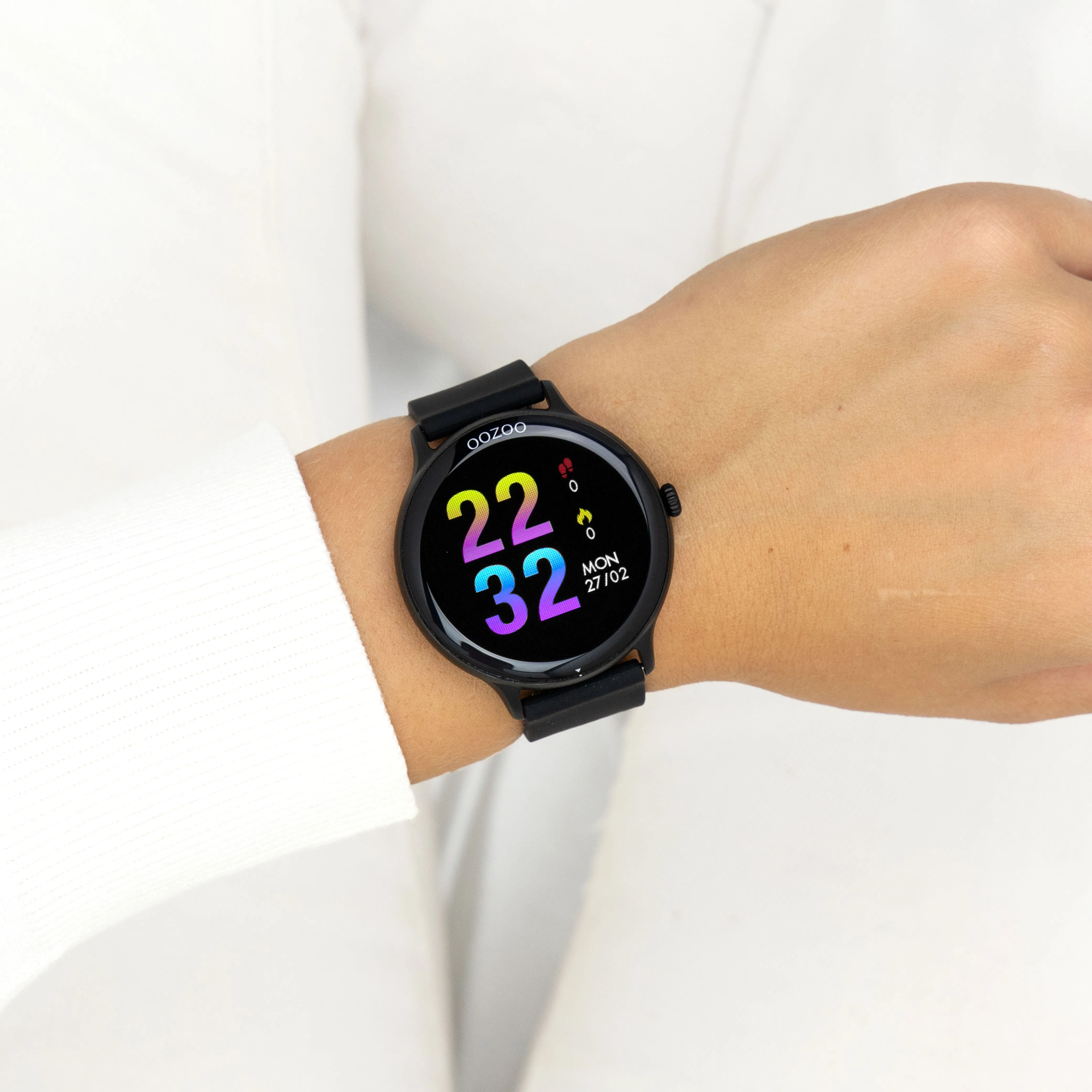 Black OOZOO smartwatch with black rubber strap - Q00134