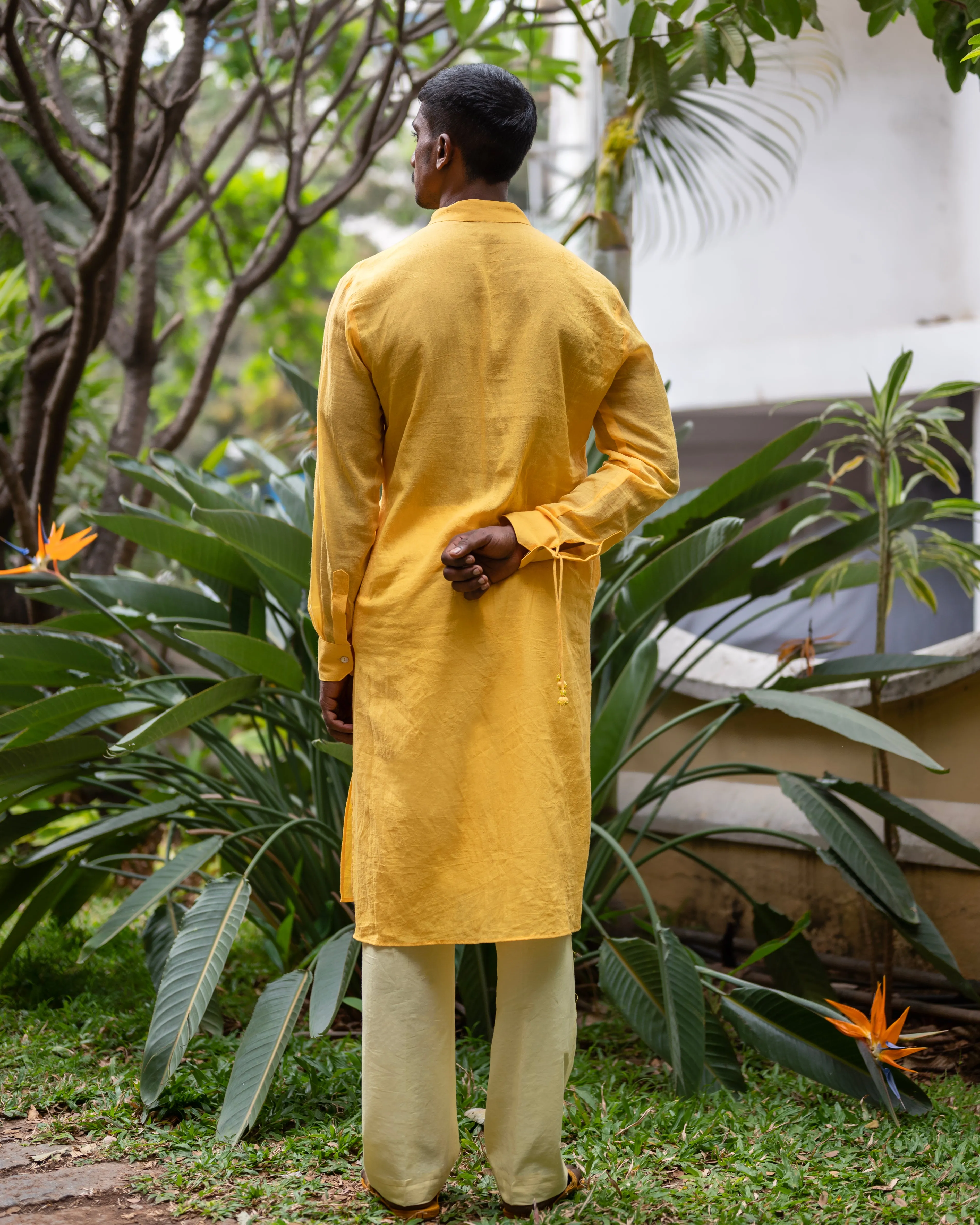 Cotton Kurta with embroidered sunflower motif