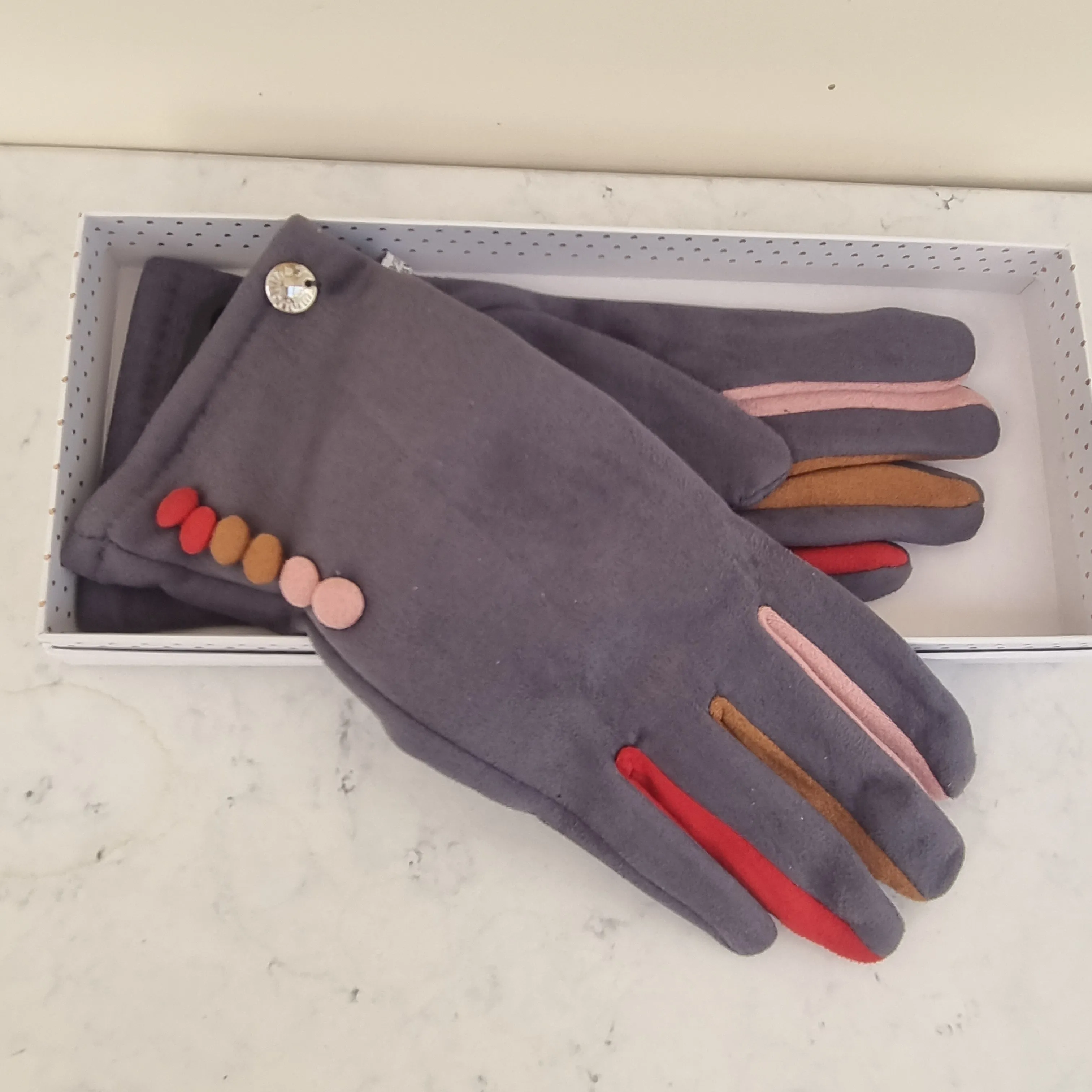 Equilibrium Buttoned Boxed gloves