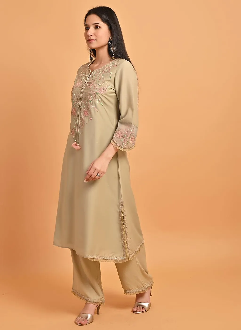 Green Silk Kurta Set with Elegant Embroidery