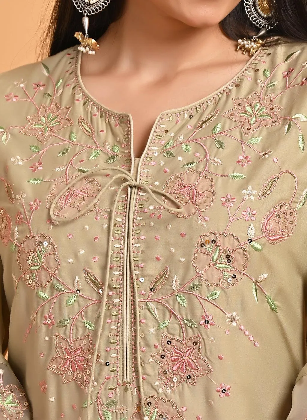 Green Silk Kurta Set with Elegant Embroidery