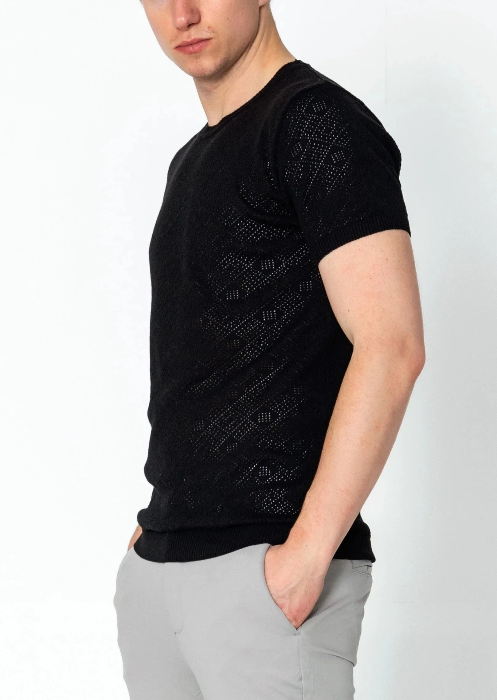 RNT23 Geometric crochet t-shirt black