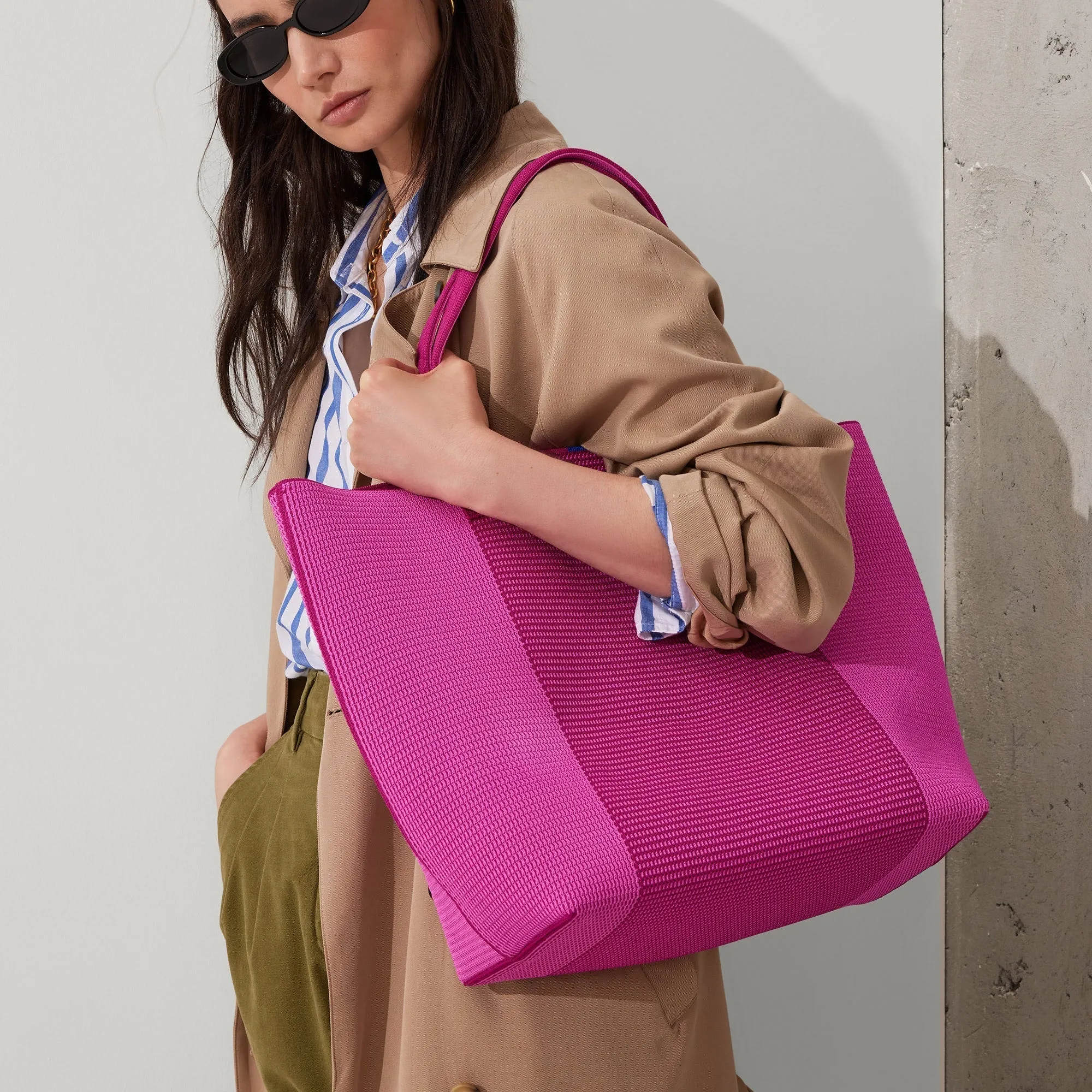 The Lightweight Tote - Tulip Pink Colorblock